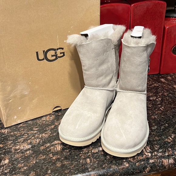 UGG Bailey light gray - Picture 1 of 4